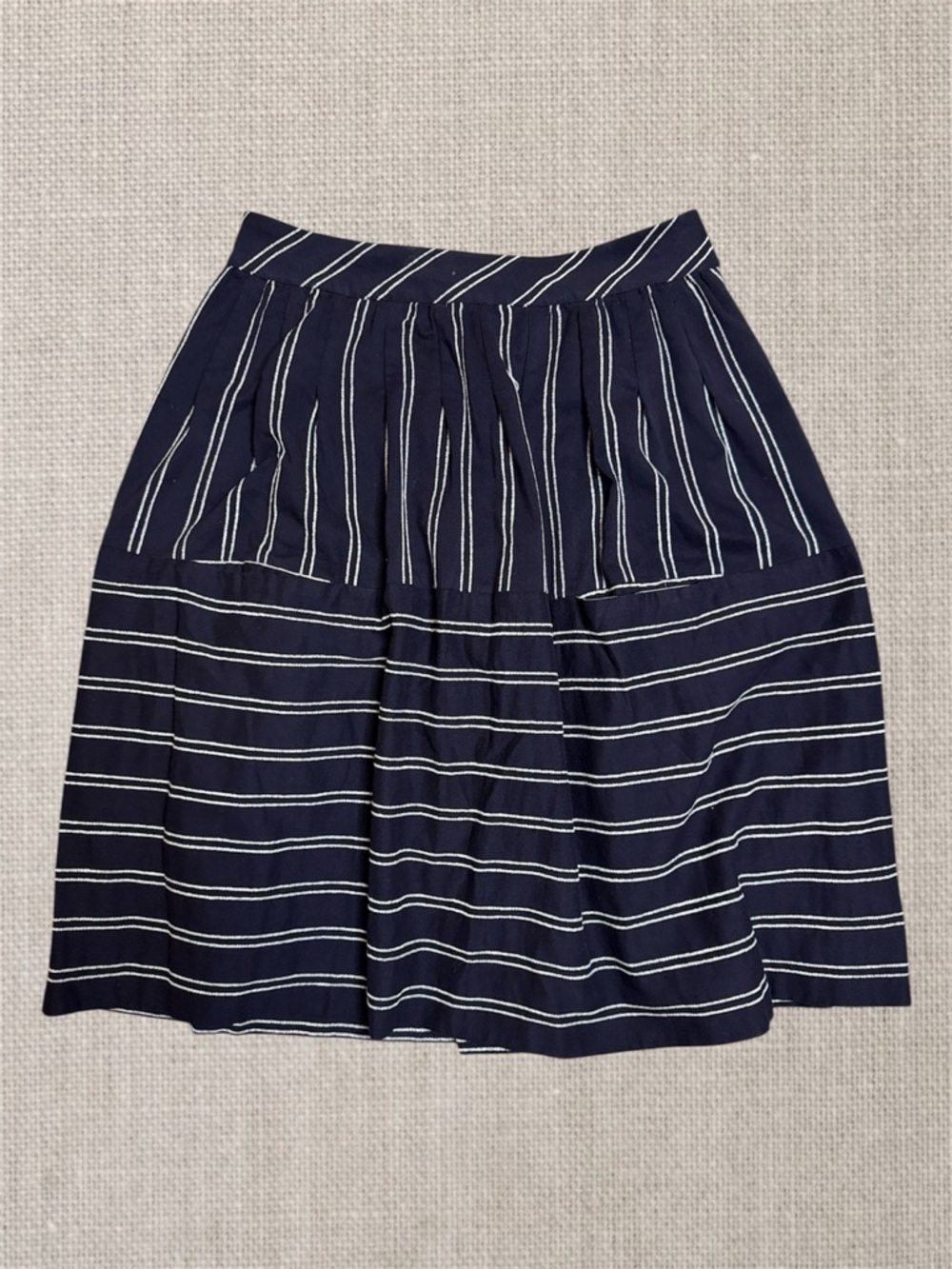 Anthropologie Maeve Navy White Embroidered Full Mini Skirt Front Pockets Sz 4